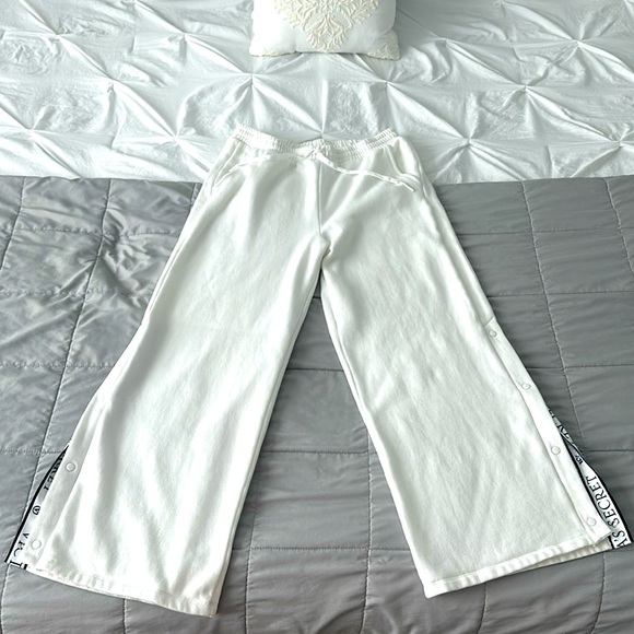 VICTORIA'S SECRET Cotton Fleece Wide-Leg Snap Lounge Sweatpants - Picture 5 of 9